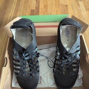 JBU Delphine Black Women's Trail/Seashore Shoes Size 10 Blue Floral Strap